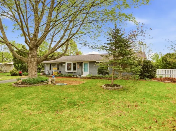 304 Bushee Rd, Swansea, MA 02777