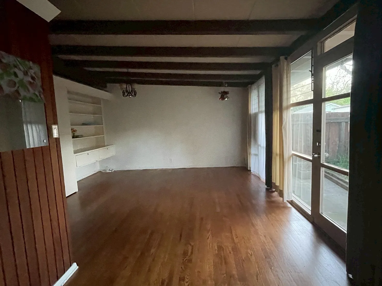253 S Allen Ave — Photo 1