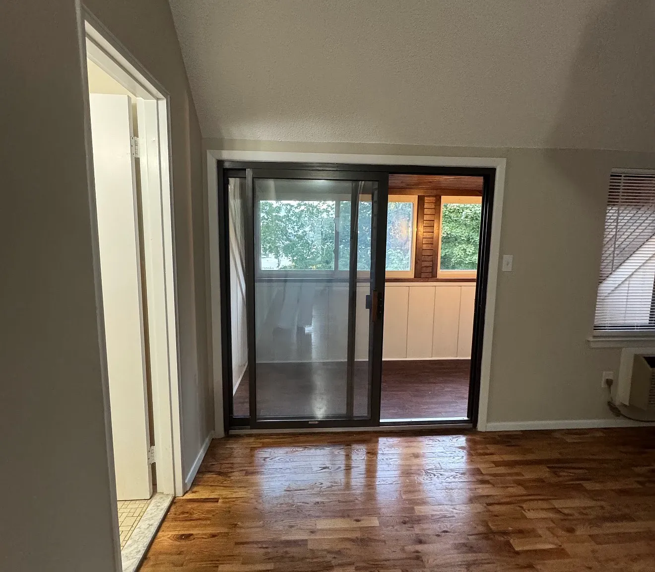 1 bed, $2,100 — Photo 4