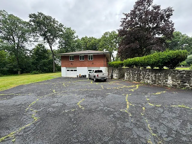 49 Chestnut Ln — Photo 32