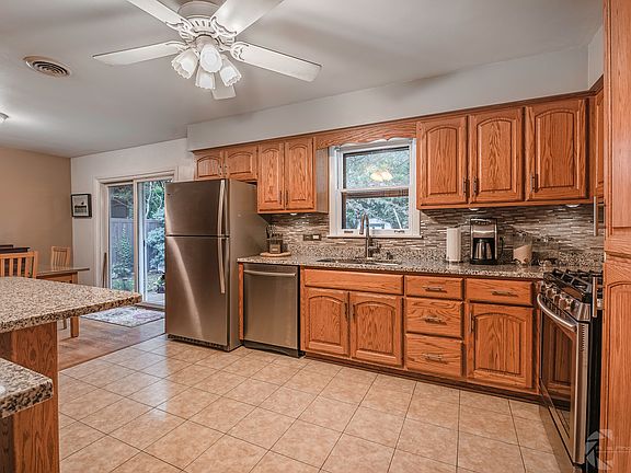 3rd image of 605 Bethel Dr