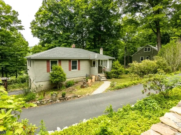 127 Cedar Dr, Andover Twp., NJ 07860