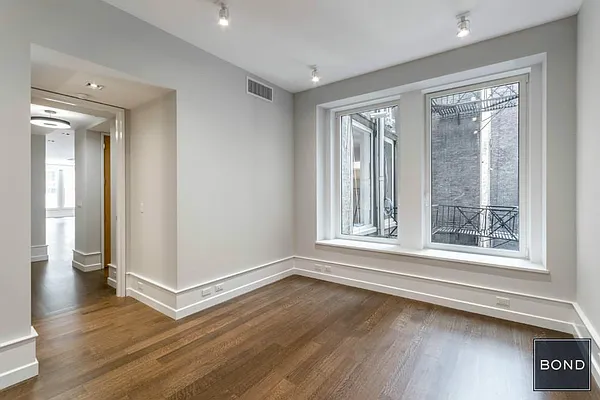 Rented by Bond New York | media 29