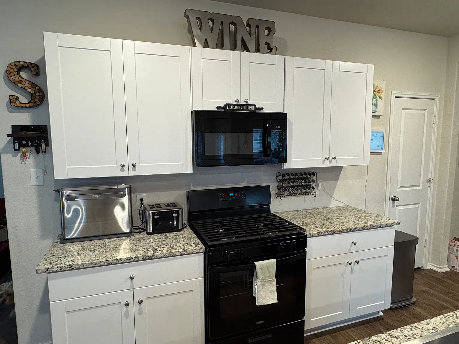 4 bed, 2.5 bath, 2223 sqft, $2,300 — Photo 4