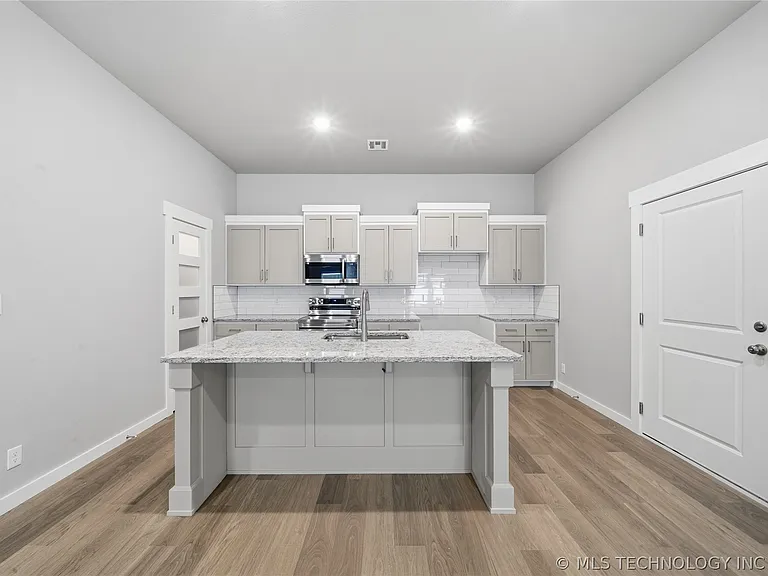 14631 E 39th St S — Photo 9