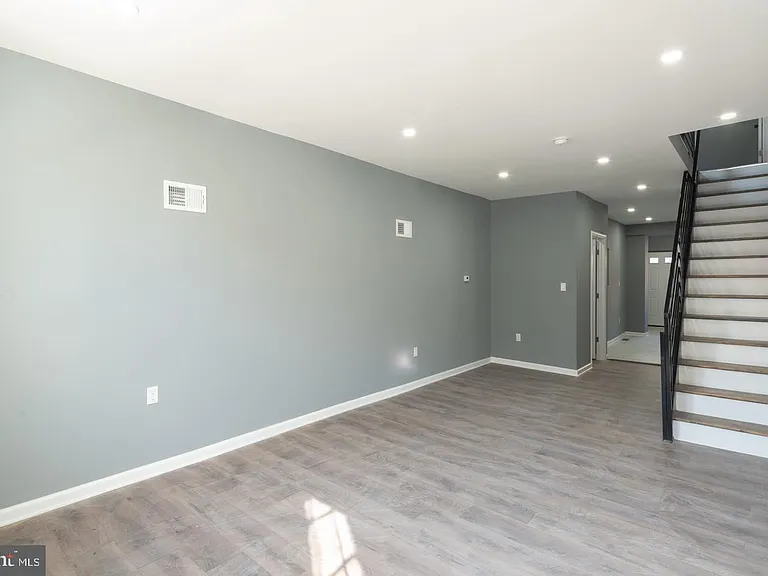 3060 Salmon St — Photo 2