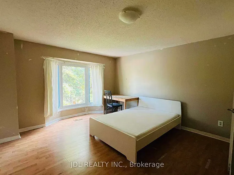 3528 Ellesmere Rd #MASTER ROOM — Photo 2