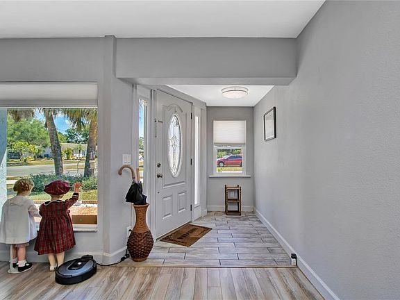 5th image of 2363 Ambrose Ln
