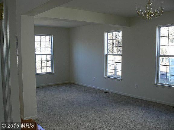 5th image of 701 S Lakeview Dr