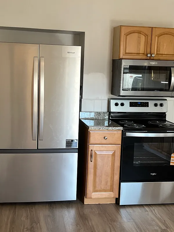 Large Sunny, Free Rent One Bedroom Shared Apartment Beautifully Furnished Room Utilities Included — Photo 4