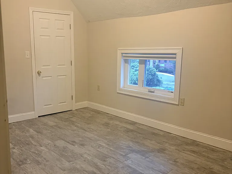 86 Maple St — Photo 10