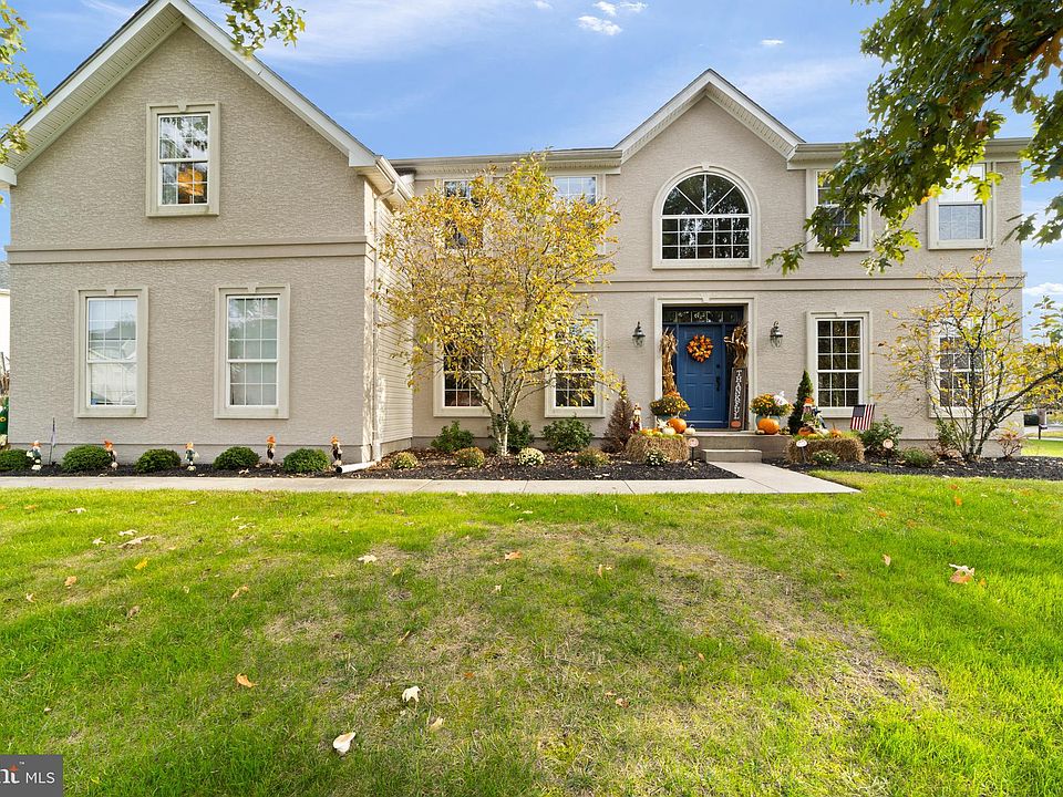 1st image of 11 Saddlehorn Dr