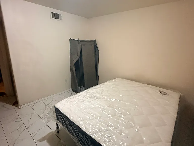 23903 Wilmington Ave — Photo 3