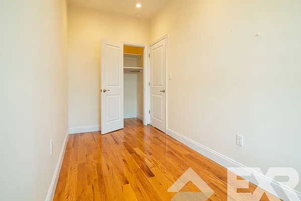 Rented by EXR | media 19