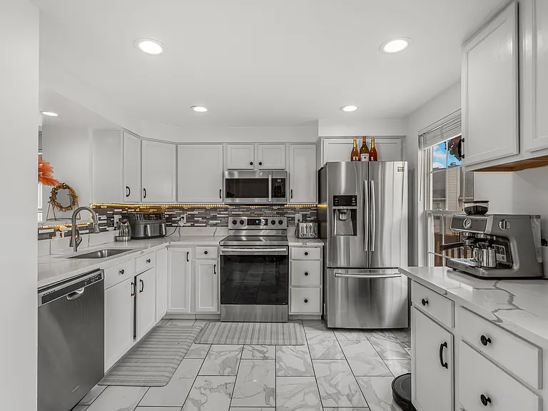 3355 Canton Ct — Photo 3