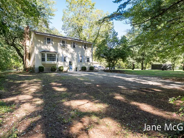 13727 Cleveland St, Nunica, MI 49448