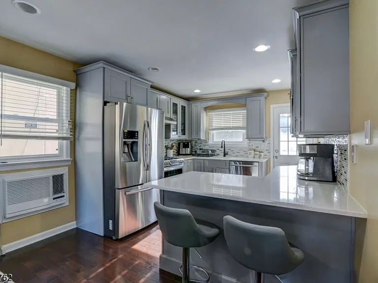 218 Grand St #1 — Photo 4