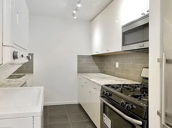 343 E 74th St APT 7J, New York, NY 10021