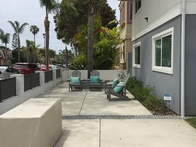 1505 Palm Ave — Photo 2