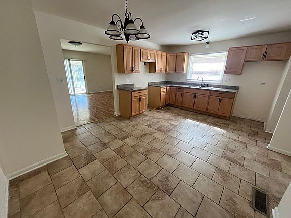 3rd image of 17479 Eastgate Dr
