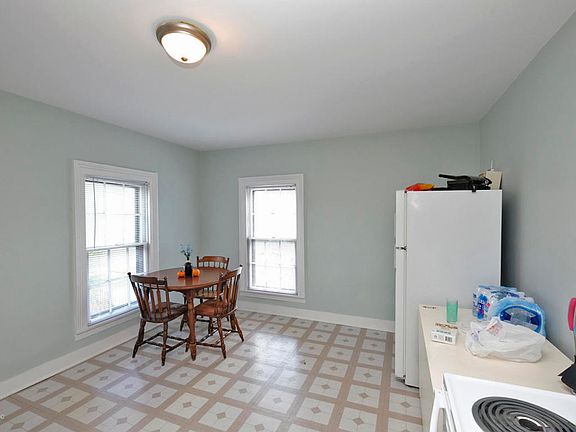 5th image of 706 W Kalamazoo Ave