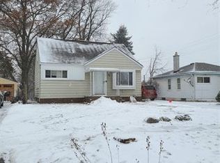 38 Ascot Ave, Waterford, MI 48328