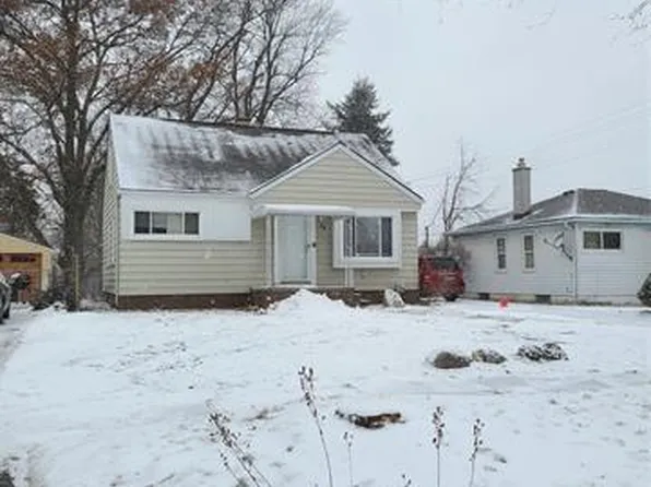 38 Ascot Ave, Waterford, MI 48328