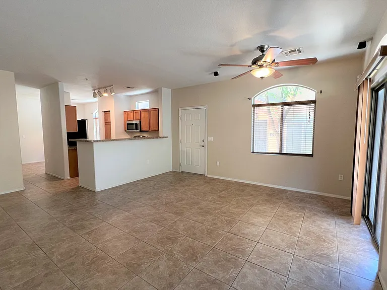 2150 W Alameda Rd #1045 — Photo 9