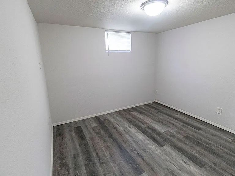 215 N West Blvd — Photo 22