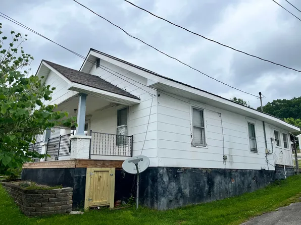 507 Cantrill St, Irvine, KY 40336