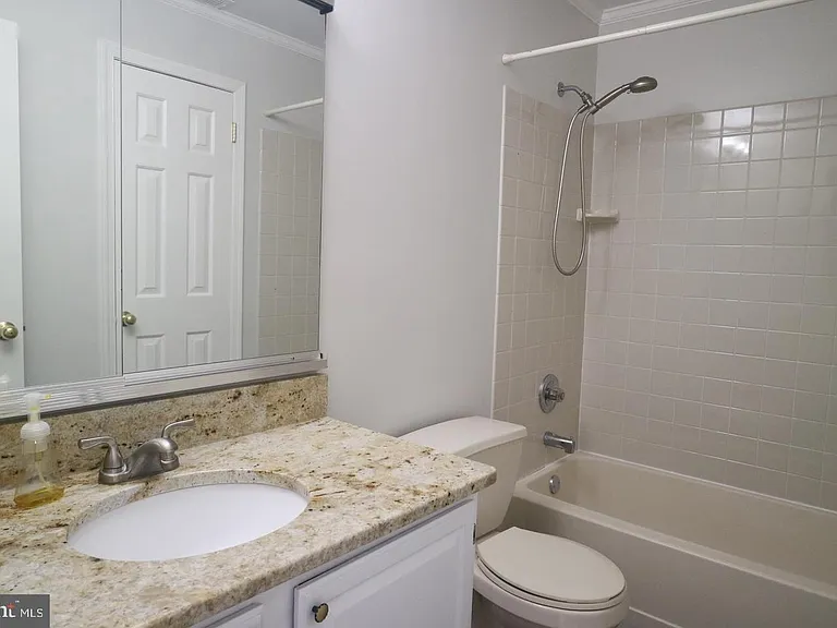 2406 Brookhaven Dr — Photo 7