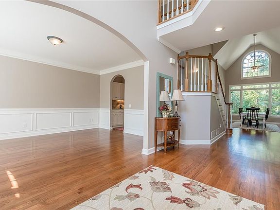 5th image of 763 Brentmead Dr