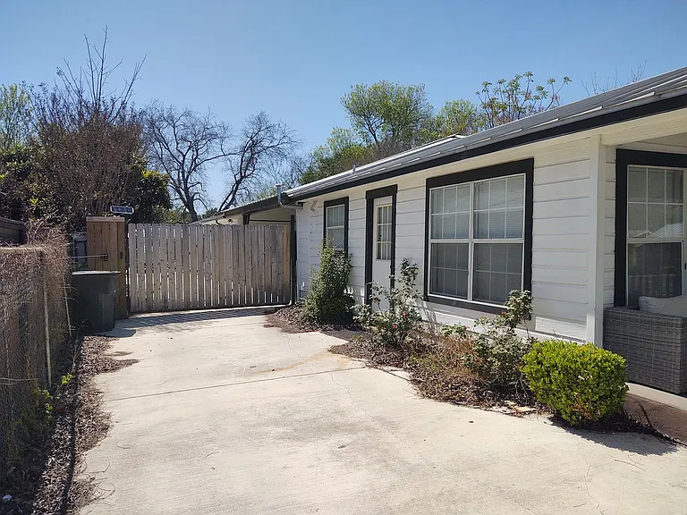 235 N Hidalgo Ave — Photo 6