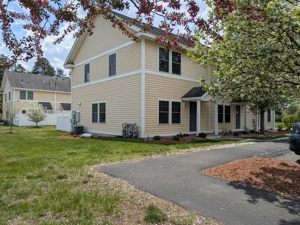 6 Bates St #C, Devens, MA 01434