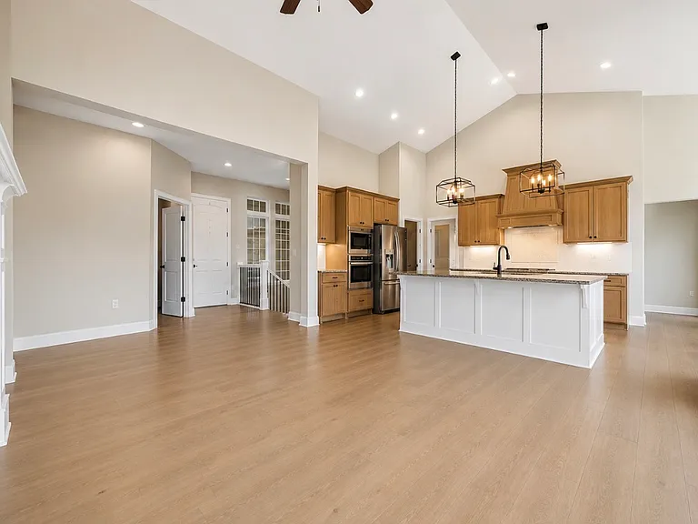 3616 N Crest Ct — Photo 5