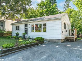 730 Quebec St, Midland, ON L4R1E6