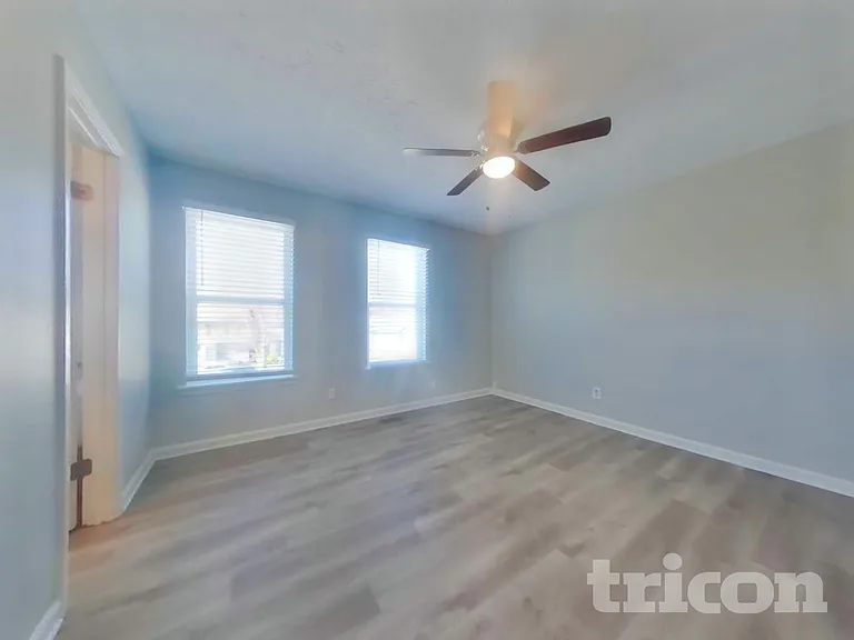 126 Woodberry Ct — Photo 9