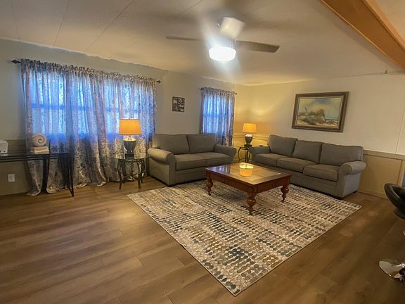 2nd image of 300 Shoreland Dr