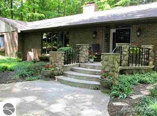 193 Beechwood Dr, Mount Pleasant, MI 48858