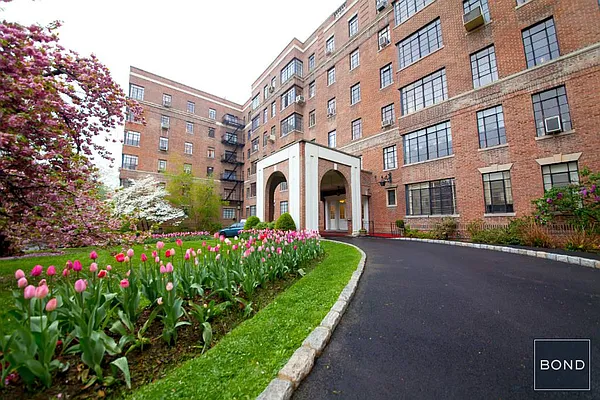 Sold by Bond New York | media 14