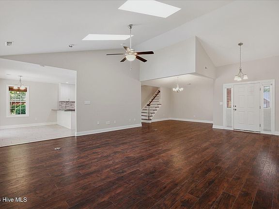 3rd image of 144 Candlewood Drive