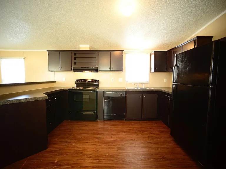 Spacious Kitchen Area