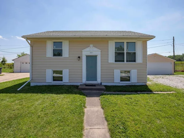 321 9th St E, Milan, IL 61264