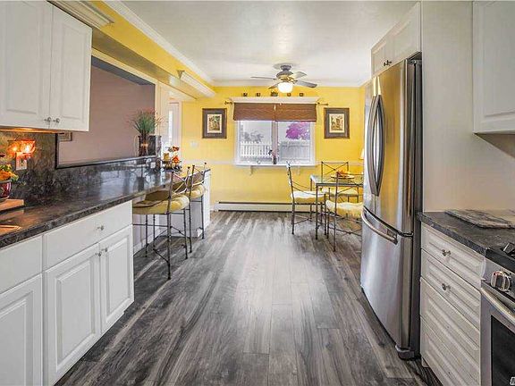 3rd image of 17 Griggs Dr