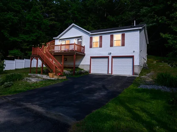 17 Woodlawn Road, Raymond, NH 03077