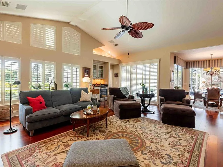 6605 Stonington Dr N — Photo 31
