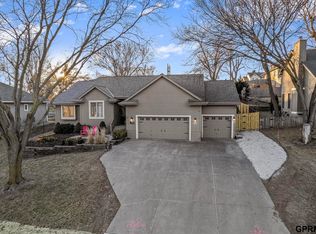 1710 N 92nd St, Omaha, NE 68114