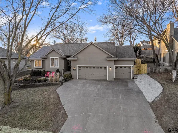 1710 N 92nd St, Omaha, NE 68114