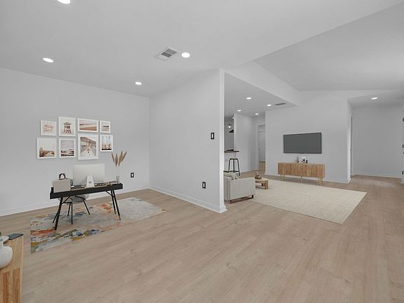 2nd image of 5261 Meadow Creek Dr