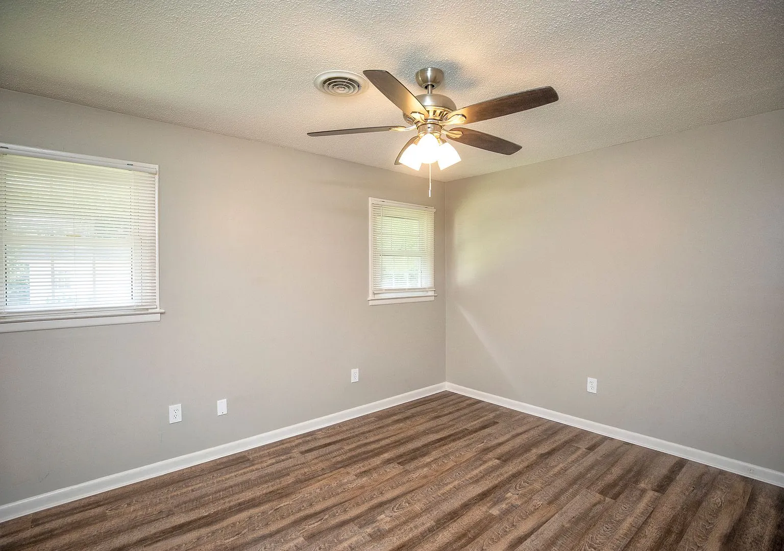 3 bed, 2.0 bath, 1534 sqft, $1,499 — Photo 4